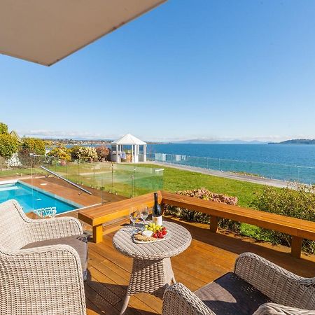 Spectacular Lakefront Home Taupo Exteriér fotografie