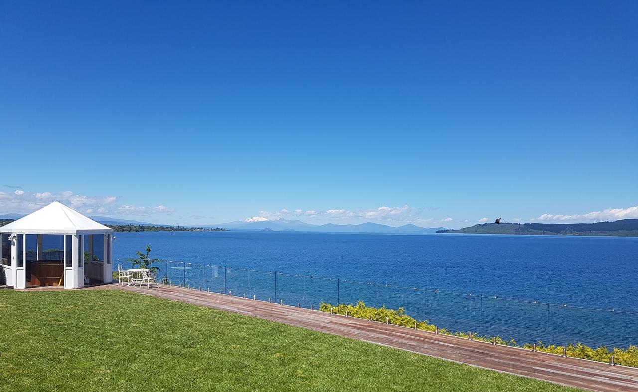 Spectacular Lakefront Home Taupo Exteriér fotografie
