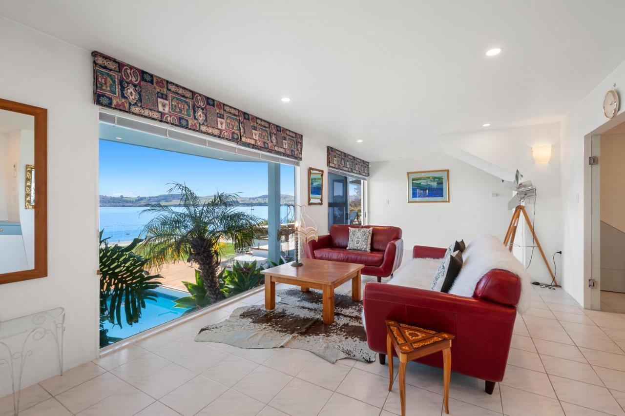 Spectacular Lakefront Home Taupo Exteriér fotografie